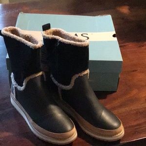 Toms Makenna Leather Boots Size 8